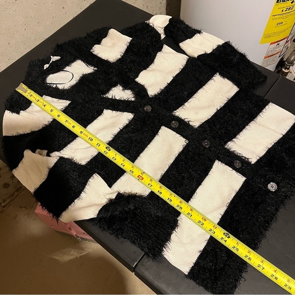 Two By Vince Camuto Black White Striped Long Sleeve Button Front Cardigan Sz XS - Picture 7 of 7